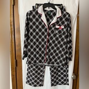 Laura Ashley two-piece pajama set, black/white/red; Size Large